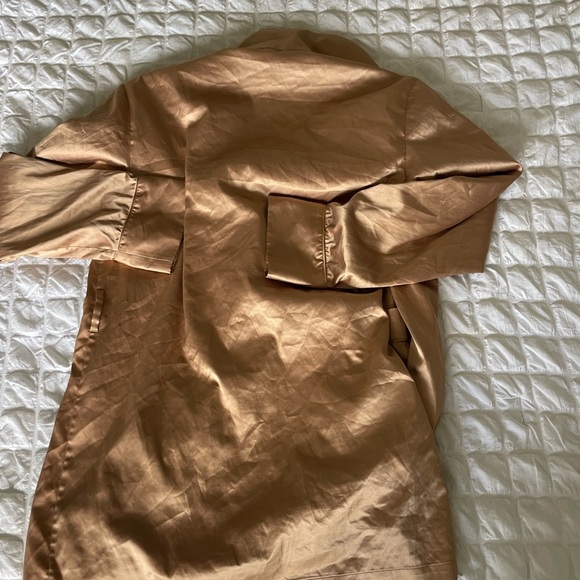 Skims satin tan embroidered robe top - Picture 5 of 6